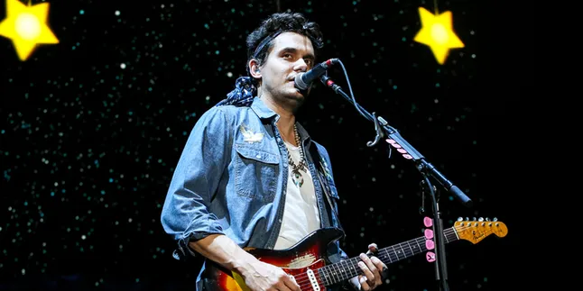 [Video] Cakep, John Mayer Nyanyikan Lagu 'XO' Beyonce!