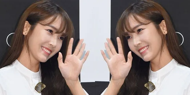 [Video] Cuma Pakai Kemeja dan Celana, Jessica Jung Tampil Anggun