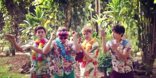 [VIDEO] Goyang Hula-Hula Hawaii ala Super Junior