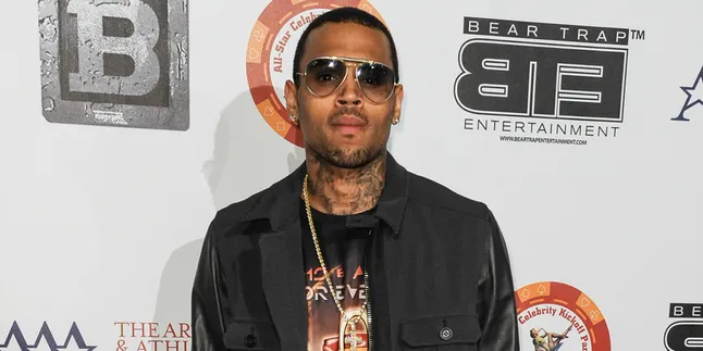 [Video] Hapus Imej Gangster, Chris Brown Kini Jadi Samurai