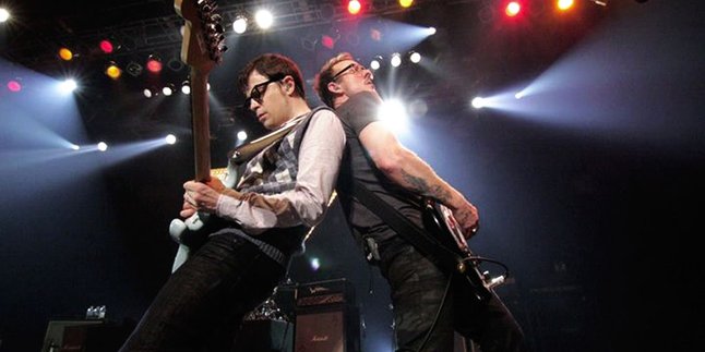 [Video] Hore, Weezer Pamerkan Single baru, 'Back to the Shack'!