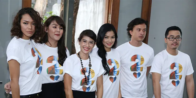 Video: Intip Penampilan Perdana Genk Cinta & Mamet di 'AADC 2' Video: Intip Penampilan Perdana Genk Cinta & Mamet di 'AADC 2'
