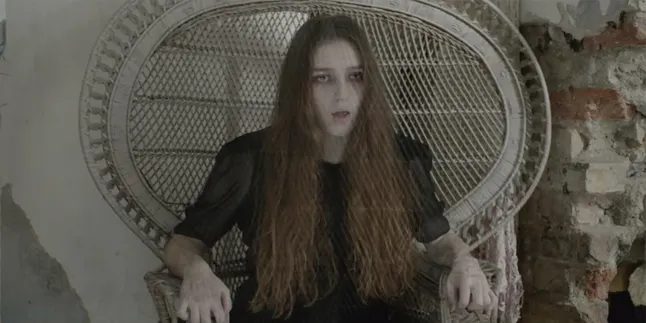 [Video] Jadi Hantu Pada Klip Baru, Birdy Serem Atau Keren?