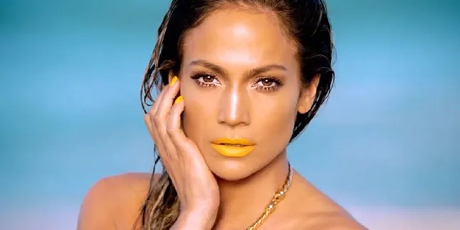 [Video] Jennifer Lopez Pesta Bareng Pitbull di 'Live It Up'