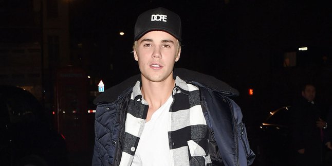 [Video] Justin Bieber Nyanyikan Lagu Barunya di Luar 'PURPOSE'