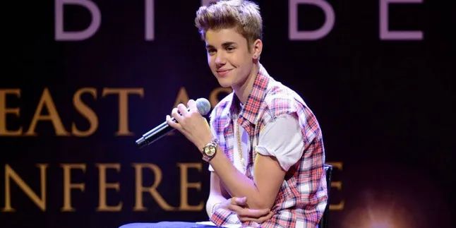 [Video] Justin Bieber Rilis Video Konser Akustik!