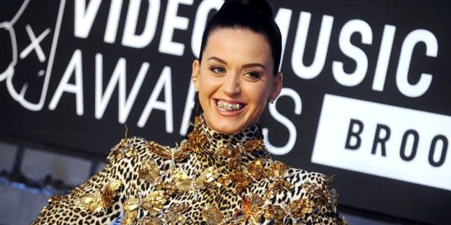 [Video] Katy Perry Jadi Penguasa Hutan di Teaser Klip 'Roar'