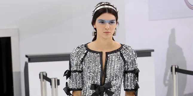 Video Kendall Jenner Saat Mandi Beredar Luas di Internet