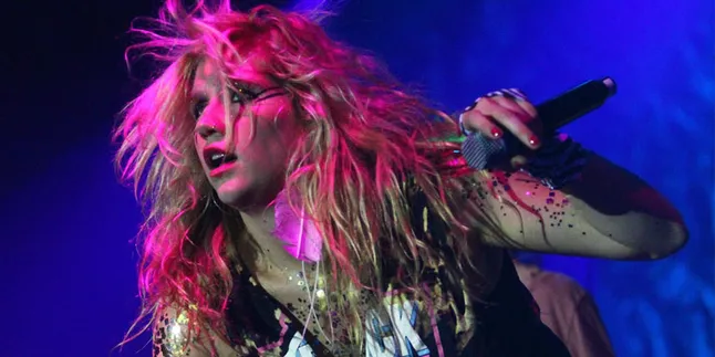 [Video] Kesha Pesta Dengan 'Binatang' di Video Klip Baru