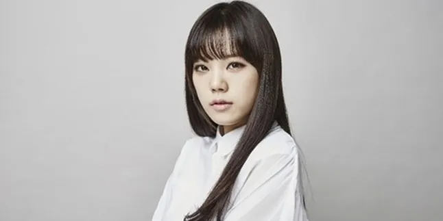 [VIDEO] Lizzy 'Not An Easy Girl', Membawa Kita ke Masa Lampau