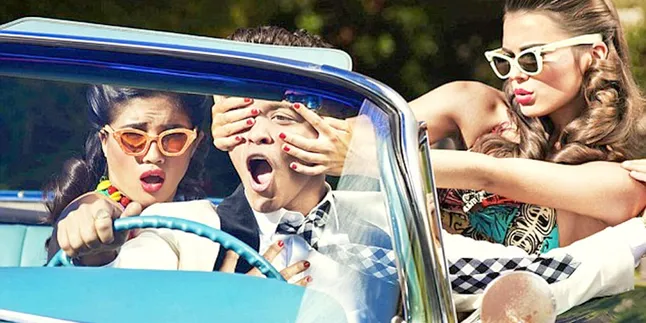 [Video] 'Locked Out of Heaven', Bruno Mars Pilih Tampil Buram