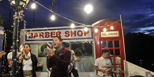 [Video] Maliq and D Essentials Sajikan Mimpi Manis di 'Setapak Sriwedari'