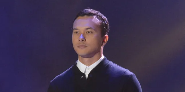 VIDEO: Momen Langka! Nicholas Saputra Say 'Hi' dan Senyum Manis