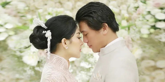 VIDEO: Momen Sungkem Syahrini Minta Restu Nikah Sambil Menangis