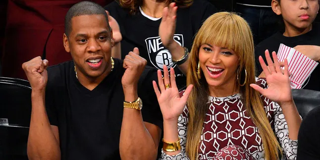 [Video] Naik ke Atas Panggung, Jay Z Cium Beyonce!