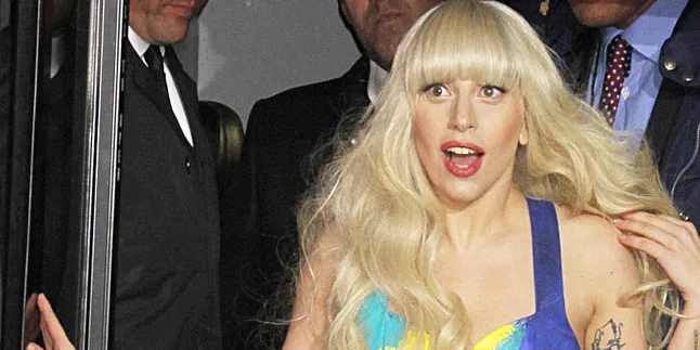 [Video] Nyanyi Bareng Joseph Gordon-Levitt, Lady Gaga Cantik