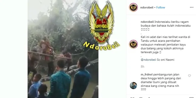 Video Pengantin Ditandu Lewat Jembatan Kayu Ini Bikin Deg-degan!
