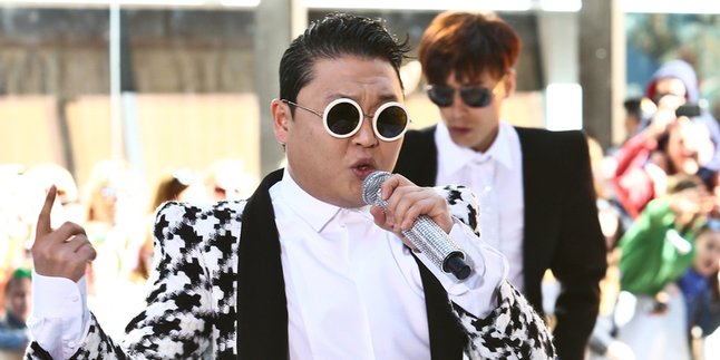 [Video] Psy dan Snoop Dogg 'Hangover' Gila-Gilaan di MV Baru