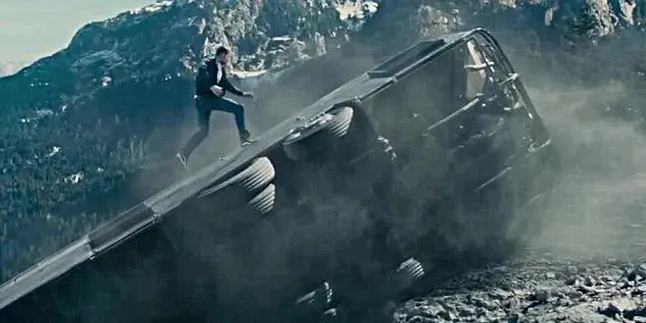 Video: Rahasia Adegan Paul Walker Lompat Dari Bus di 'FURIOUS 7' Video: Rahasia Adegan Paul Walker Lompat Dari Bus di 'FURIOUS 7'
