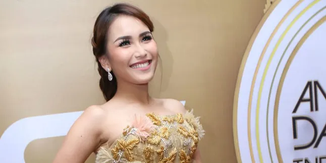 [VIDEO] Saat Ayu Ting Ting dan Bilqis Ngobrol Tanpa Suara