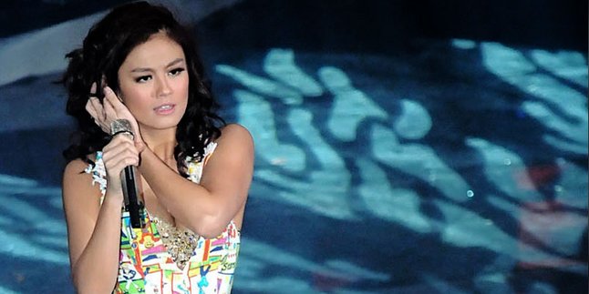 [Video] Simak Aksi Agnes Monica di Grammy week 2013 di Sini