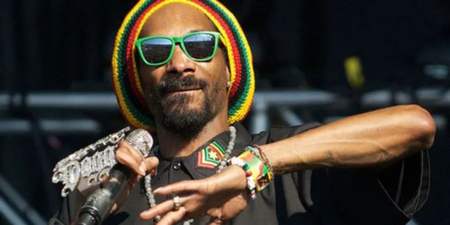 [Video] Snoop Lion Beri Kebahagiaan di 'The Good Good'