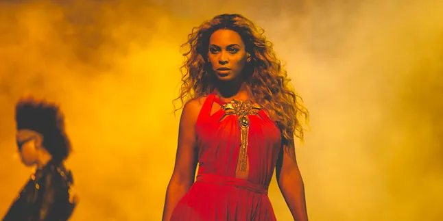 [Video] Terjun Dari Gedung, Beyonce Jadi Superwoman!