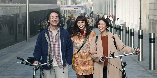 Video Trailer Film Terbaru Visinema Pictures, 'JALAN YANG JAUH JANGAN LUPA PULANG' (JJJLP) Bocor di Twitter Video Trailer Film Terbaru Visinema Pictures, 'JALAN YANG JAUH JANGAN LUPA PULANG' (JJJLP) Bocor di Twitter