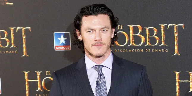 [VIDEO] Transformasi Dracula Ini Benar-Benar Bikin Ngeri