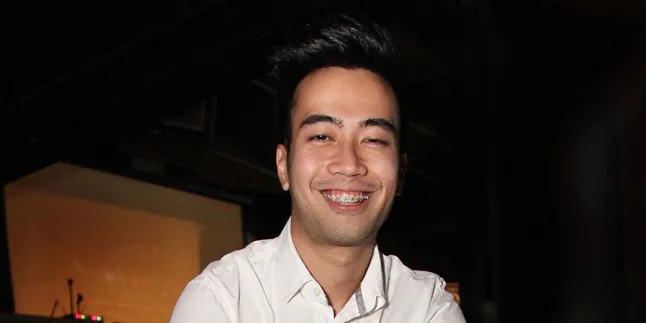 Vidi Aldiano Dibuat Haru Teman Baru di Inggris