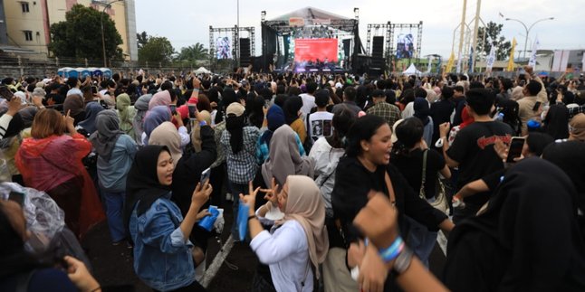 Vierratale hingga HIVI Sukses Menggoyang Warga Medan Lewat Meraya Festival