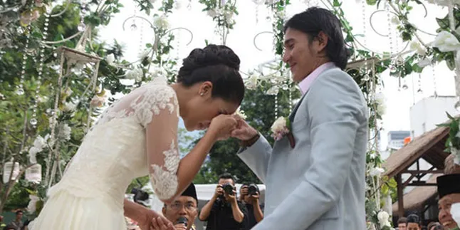 Vino G Bastian Lamar Marsha Timothy di Kuburan