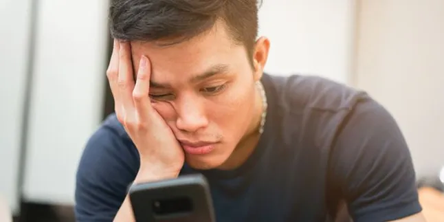 Ngeri! Chat Tak Kunjung Dibalas, Seorang Pria Sampai Pantau CCTV Rumah Pacarnya