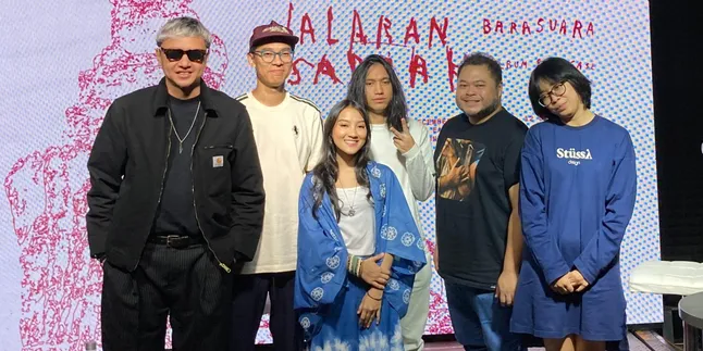 Viral Gara-gara Film 'SORE', Barasuara Ungkap Sinergi Ajaib Antara Musik dan Sinema Viral Gara-gara Film 'SORE', Barasuara Ungkap Sinergi Ajaib Antara Musik dan Sinema