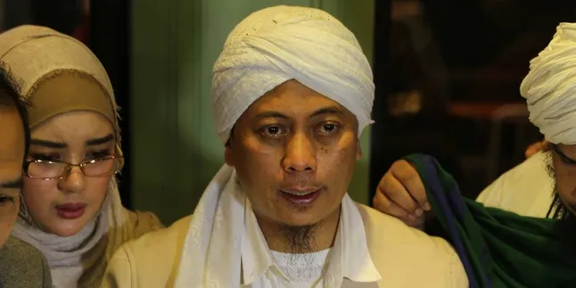 Viral Rambut Nabi Muhammad SAW yang Dibawa Opick, MUI: Orang Wahabi Nggak Percaya Itu Viral Rambut Nabi Muhammad SAW yang Dibawa Opick, MUI: Orang Wahabi Nggak Percaya Itu