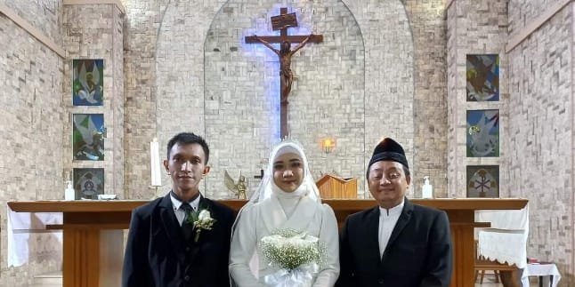 Viral Woman in Hijab Marries in Church! Morning Blessing, Afternoon Wedding Ceremony