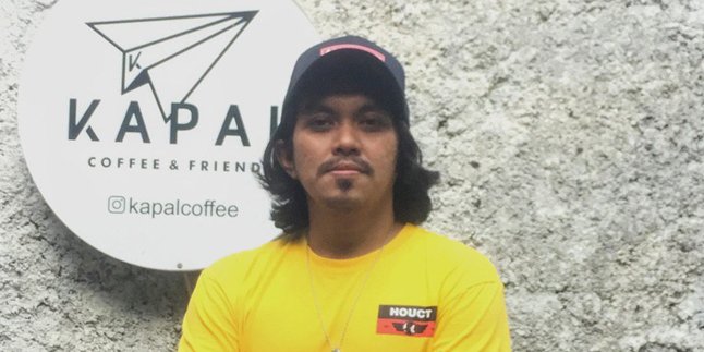 Important Vision of Aska Rocket Rockers for Young Musicians Behind the Business of Kapal Coffee & Friends