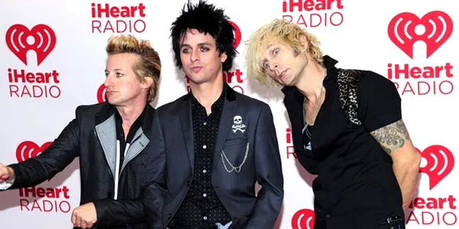 Vokalis Keluar Rehab, Green Day Lanjutkan Tur