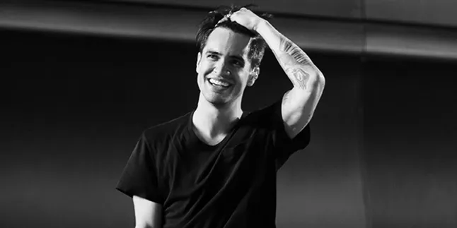 Vokalis Panic At The Disco Pindah Rumah Gara-Gara Fans!