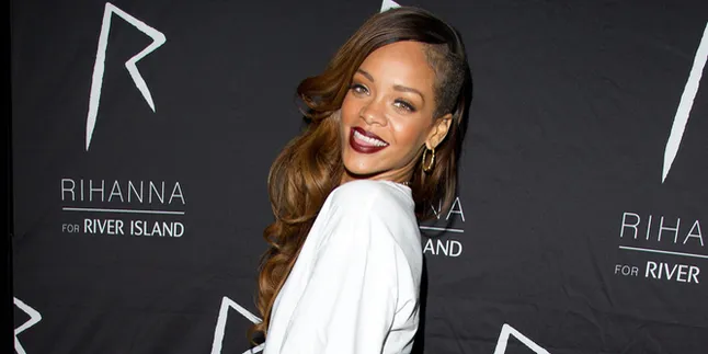 Waduh, Rihanna Dan Pacar Baru Chris Brown Party Bareng! Waduh, Rihanna Dan Pacar Baru Chris Brown Party Bareng!