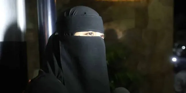 Wafat di Ramadan, Umi Pipik Yakin Surga Ar-Rayyan Menanti Vidi Aldiano