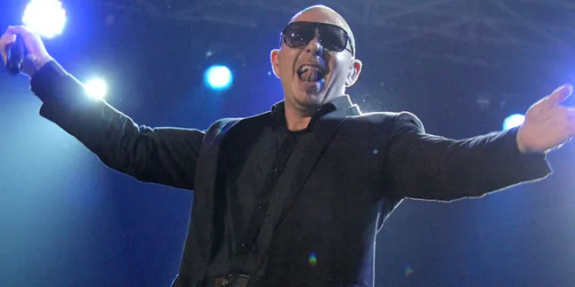 Wah, di Video Klip Ini PitBull Duet Dengan Pinguin!