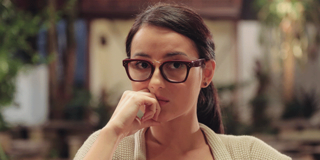 Wah, Julie Estelle Ternyata 'Anak Baru' di 'FILOSOFI KOPI' Wah, Julie Estelle Ternyata 'Anak Baru' di 'FILOSOFI KOPI'