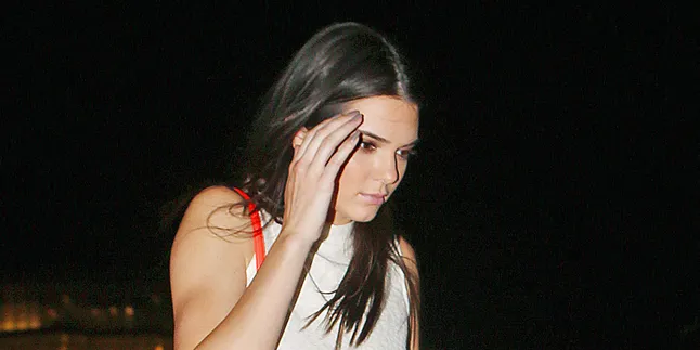 Wajah Kendall Jenner Semakin Mirip Dengan Ayahnya, Setuju? Wajah Kendall Jenner Semakin Mirip Dengan Ayahnya, Setuju?