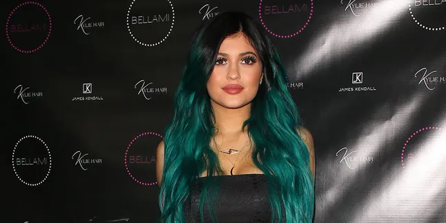 Wajah Makin Susah Dikenali, Kylie Jenner Makin Disayang Tyga Wajah Makin Susah Dikenali, Kylie Jenner Makin Disayang Tyga