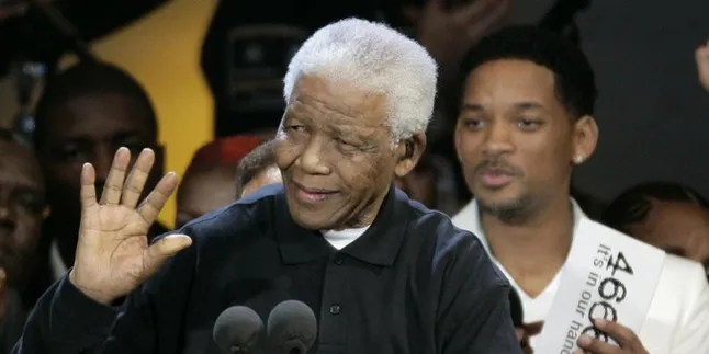 Wajah Muram Iringi Pemakaman Nelson Mandela