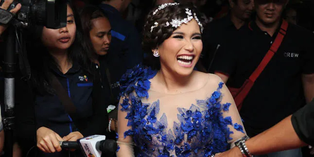 Wajah Penuh Keringat & Tanpa Make Up, Ayu Ting Ting Masih Cantik?