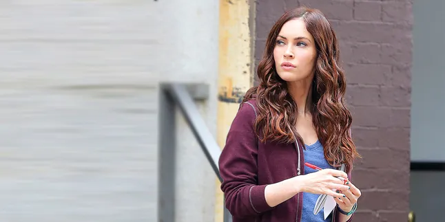 Wajah Tak Lagi Mulus, Megan Fox Jadi Bahan Cacian Publik Wajah Tak Lagi Mulus, Megan Fox Jadi Bahan Cacian Publik