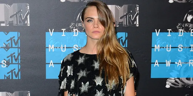 Waktu Kecil, Cara Delevingne Adalah Seorang Demon? Waktu Kecil, Cara Delevingne Adalah Seorang Demon?