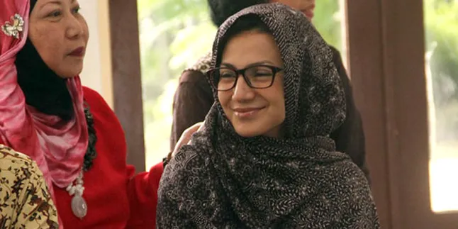 Wanda Hamidah Tinggalkan Indonesia Tanpa Sepatah Kata